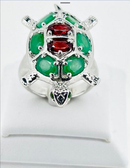 'Honu'• 925 Sterling Silver w Natural Emerald • Size 8.25 • 11.100g  Handcrafted