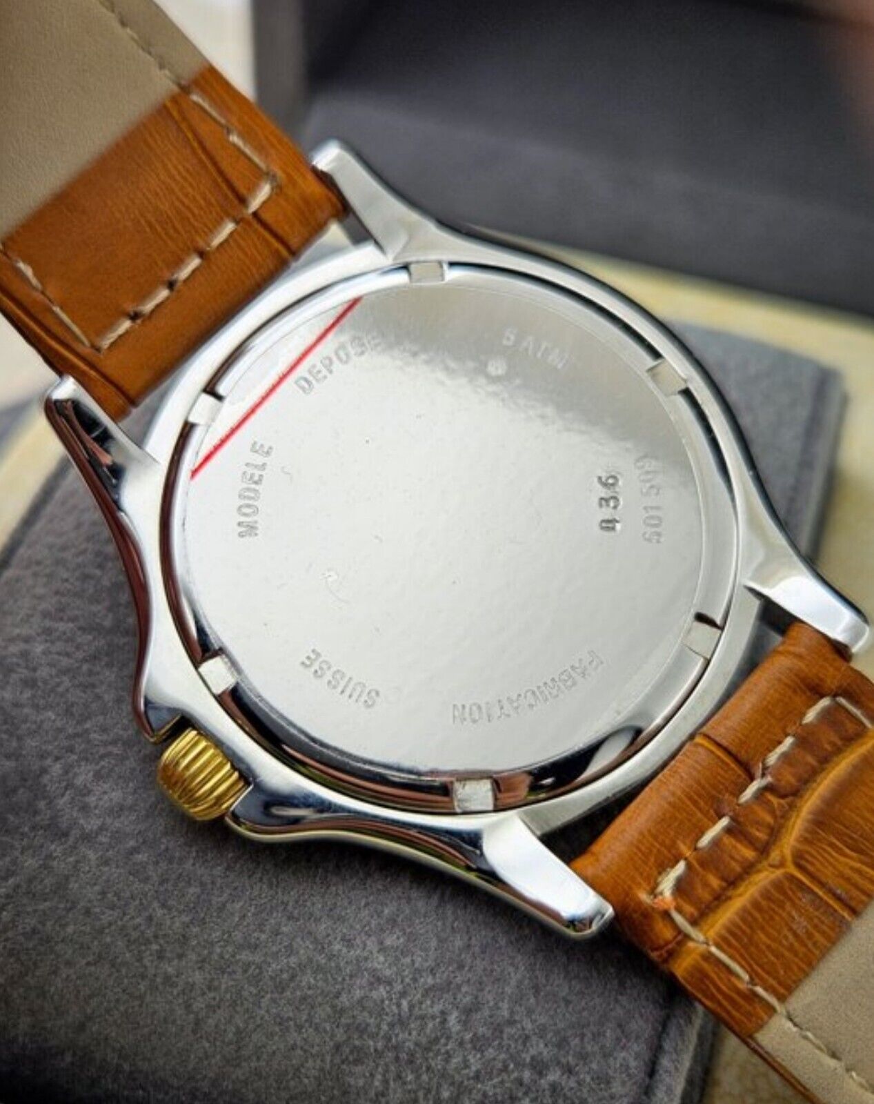 Vintage 80's • Venus Men's Watch • 40mm • Honeycomb Dial • Near Mint Condition