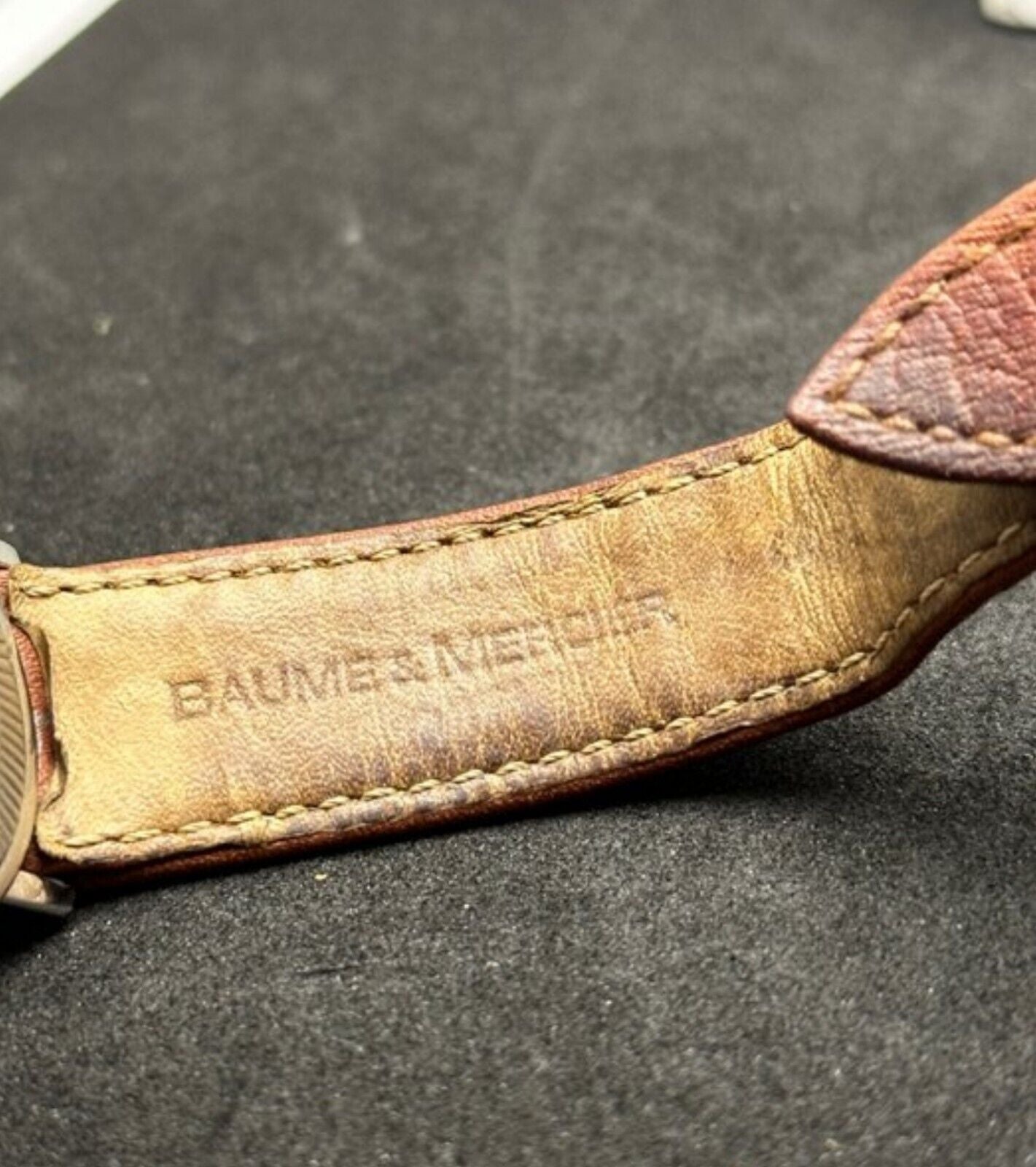Baume & Mercier • 90's Vintage • MV045104 Watch