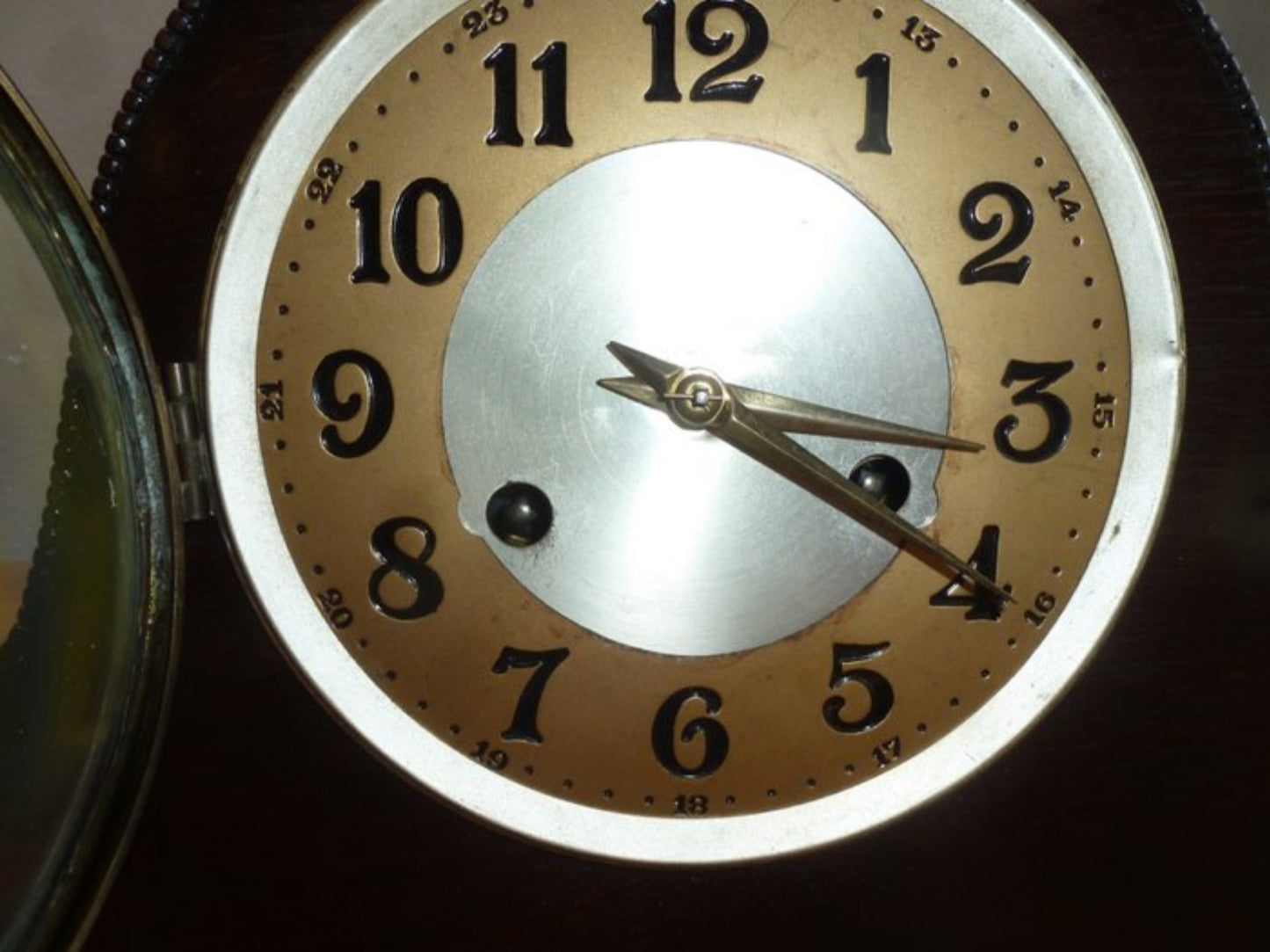 Urgos (Germany) 1930's Mantle Clock - Half Hour Chime w Key - Working Condition