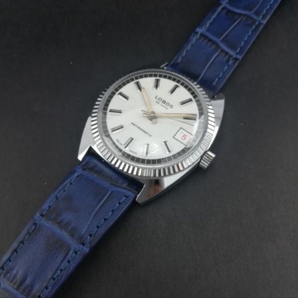Vintage 70's Lobos De Luxe Engraved Mechanical