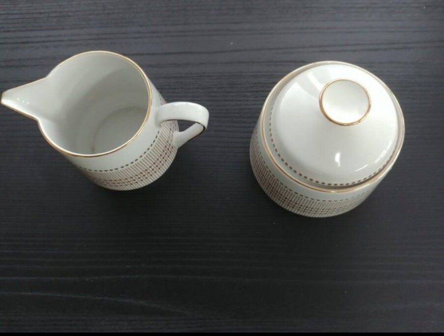 Hutschenreuther Arzberg Bavaria Porcelain Vintage Luxury Tea Set Mid 20th. Century